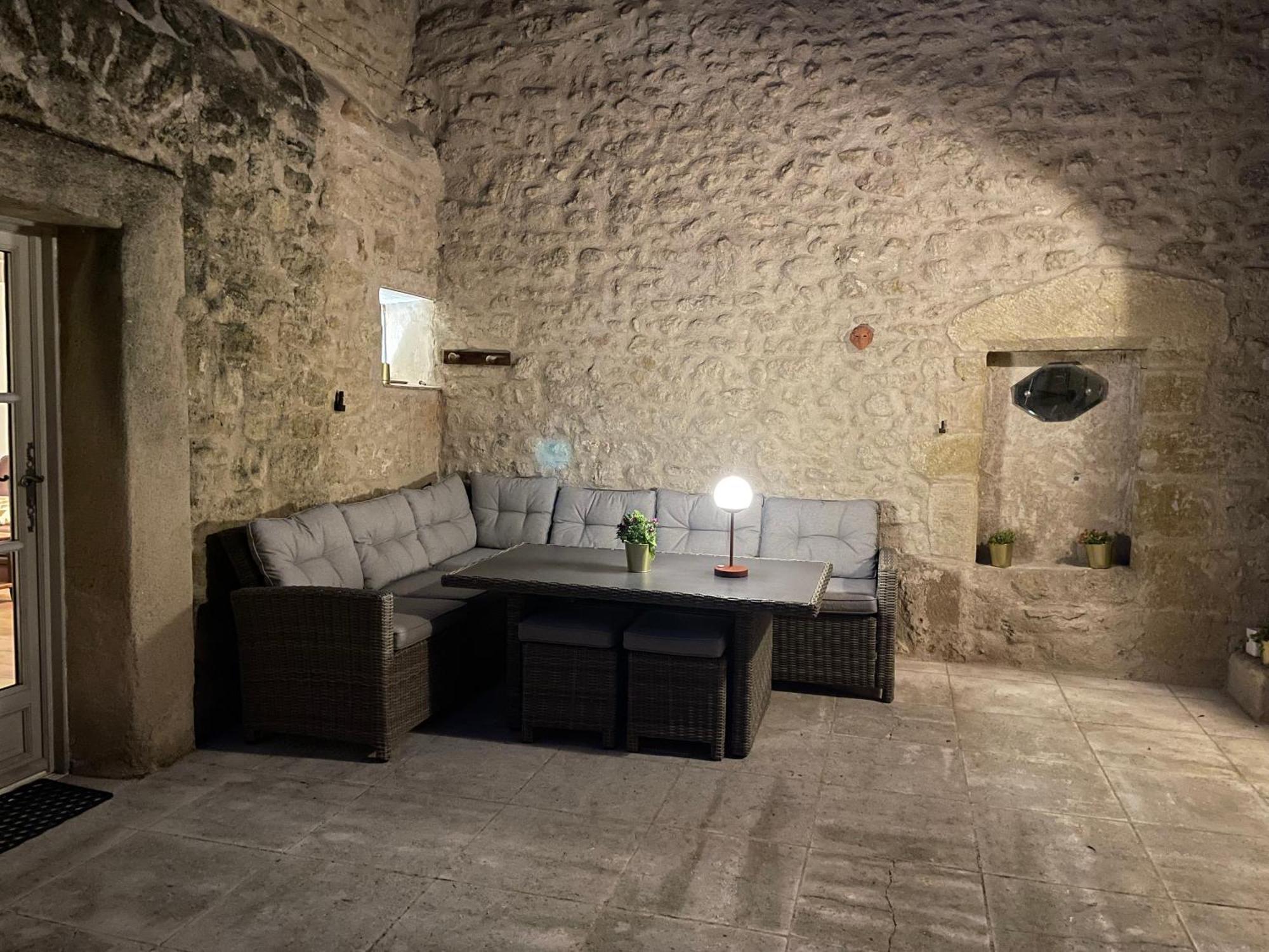 Le Petit Egregore, Patio Et Climatisation Lauris Exterior photo